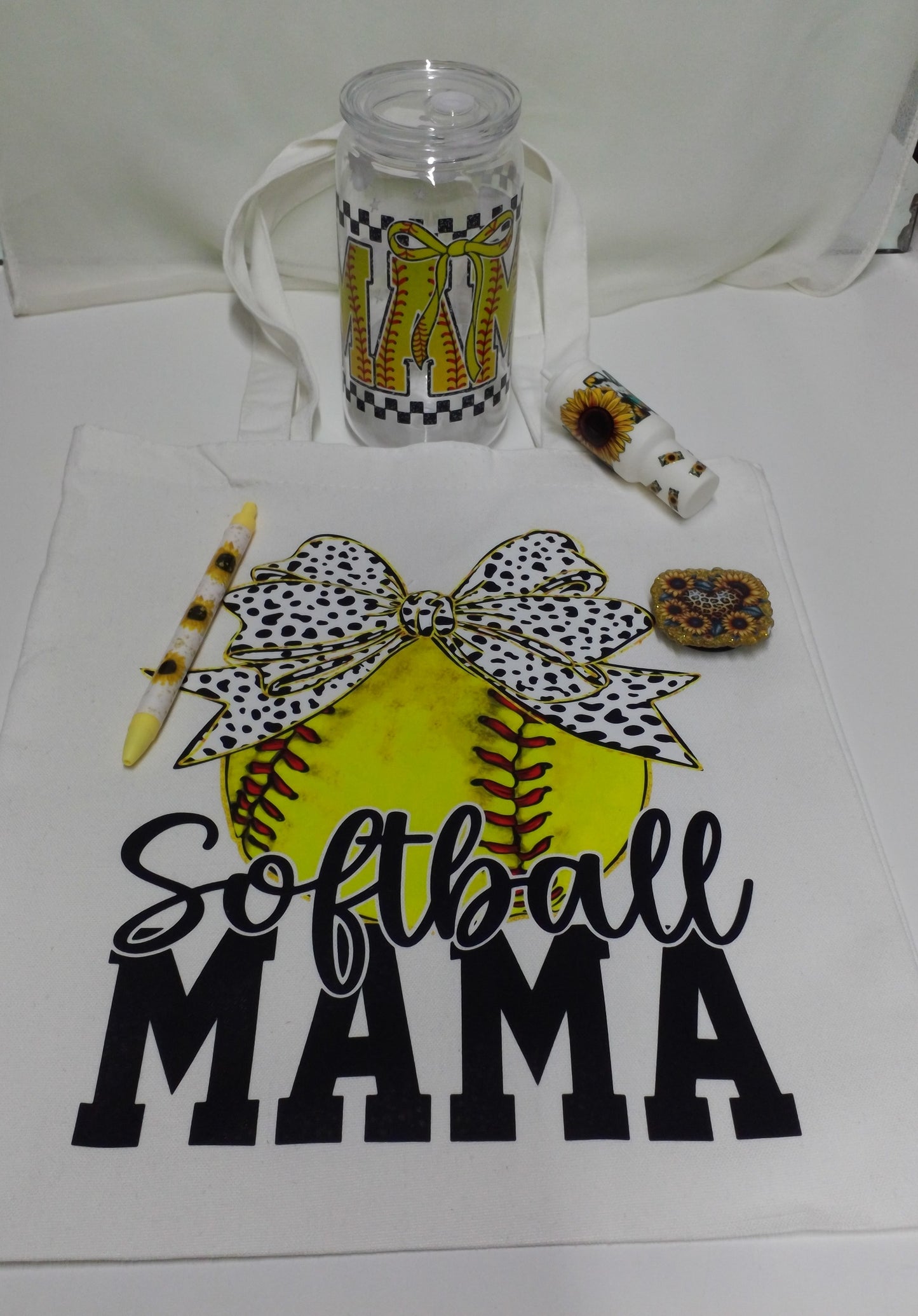 Hoppy Box "Softball Mama"